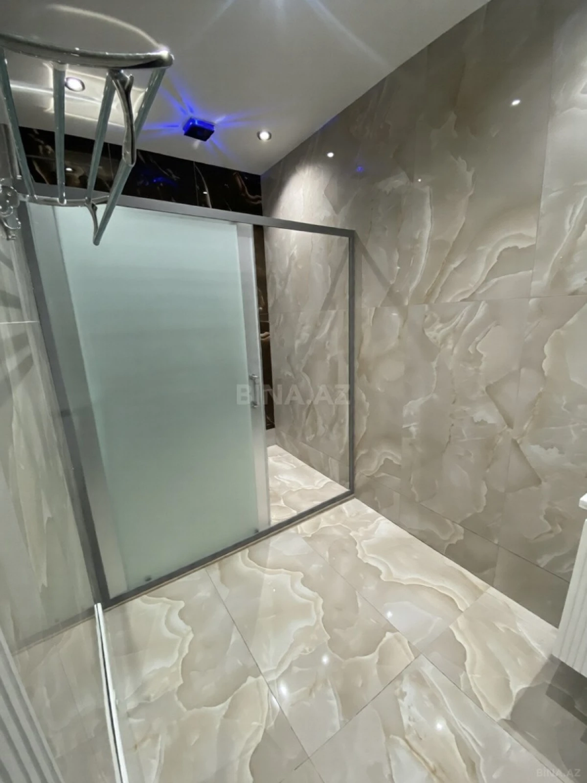 Satılır 2 otaqlı mənzil 86 m²