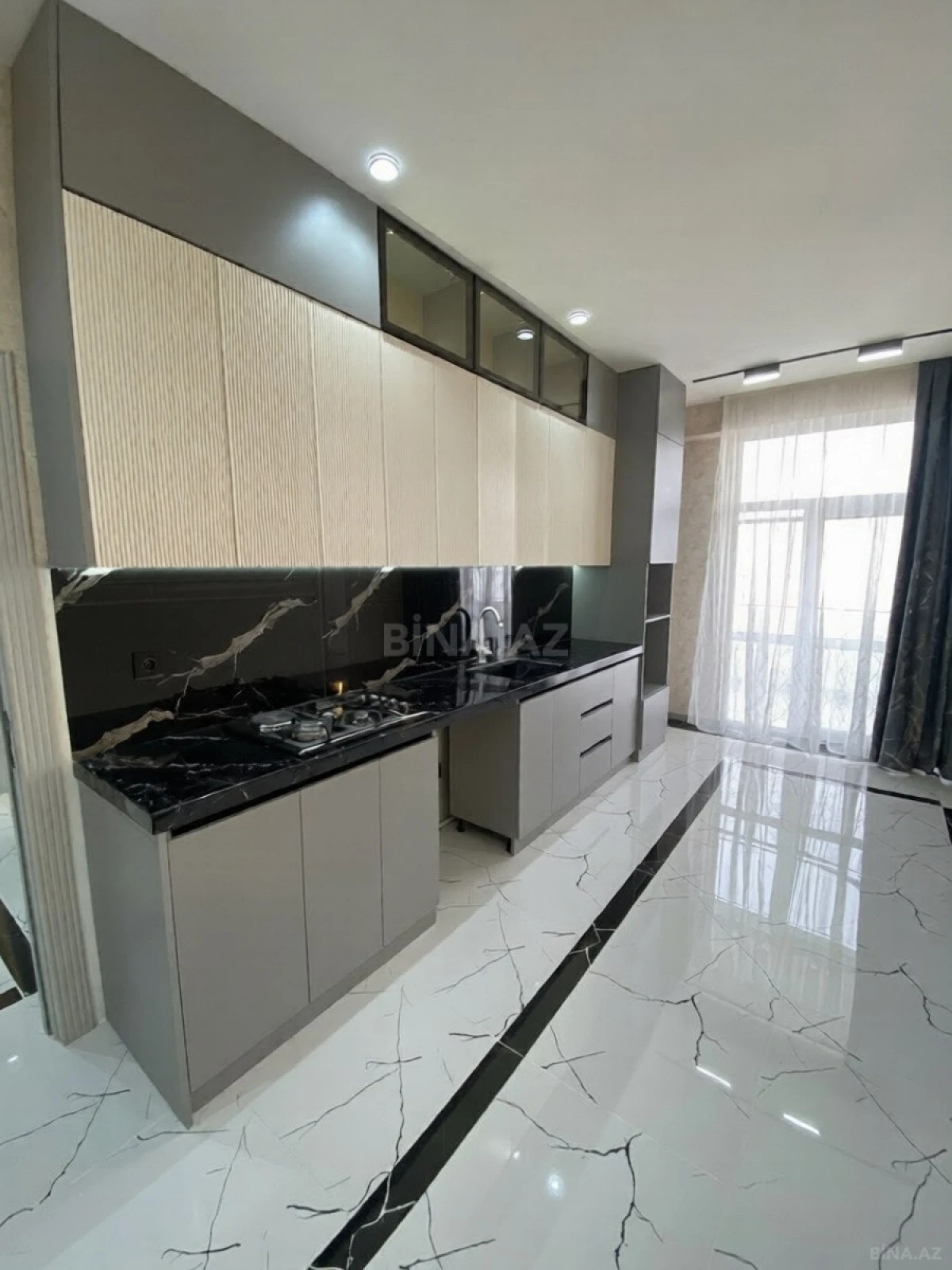 Satılır 2 otaqlı mənzil 86 m²