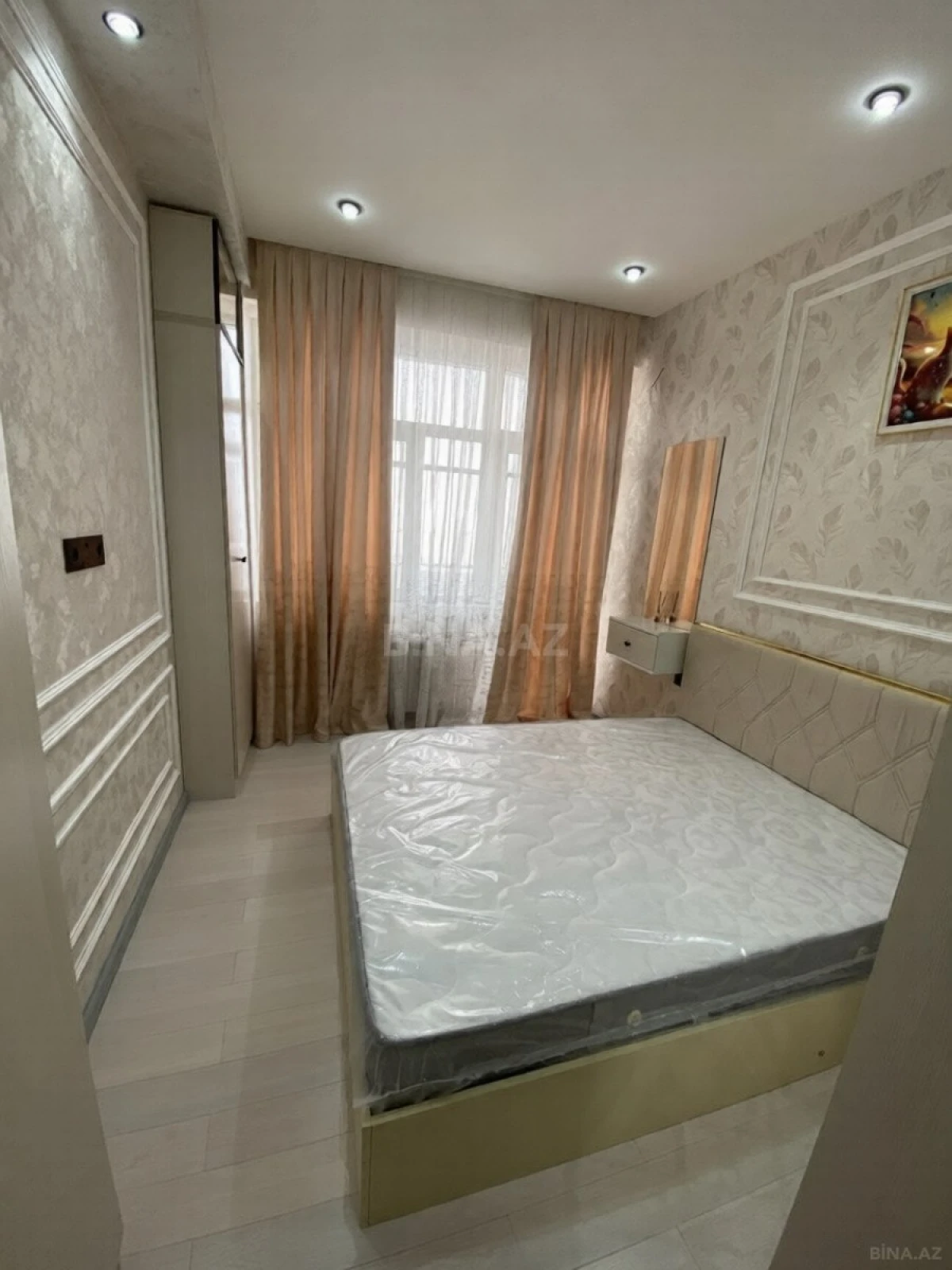 Satılır 2 otaqlı mənzil 86 m²