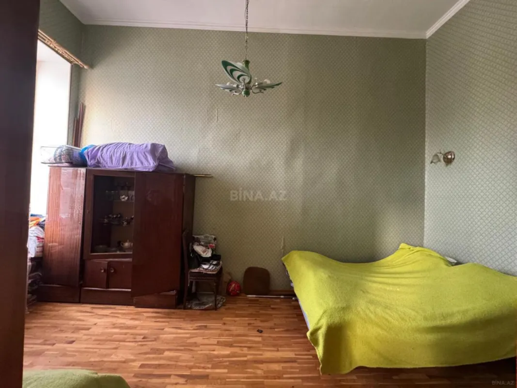 Satılır 4 otaqlı mənzil 120 m²