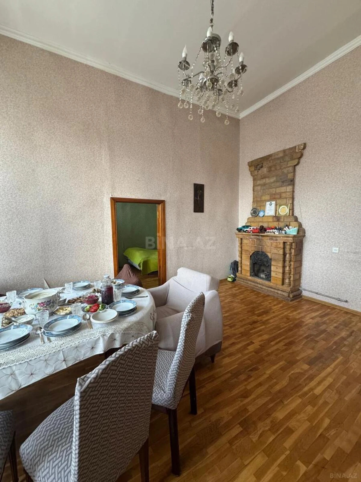 Satılır 4 otaqlı mənzil 120 m²