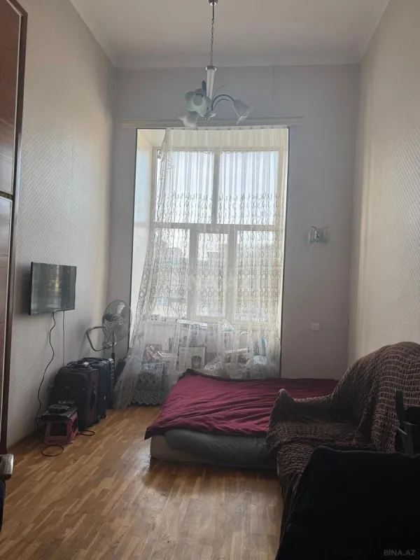 Satılır 4 otaqlı mənzil 120 m²