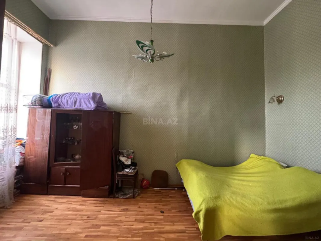 Satılır 4 otaqlı mənzil 120 m²