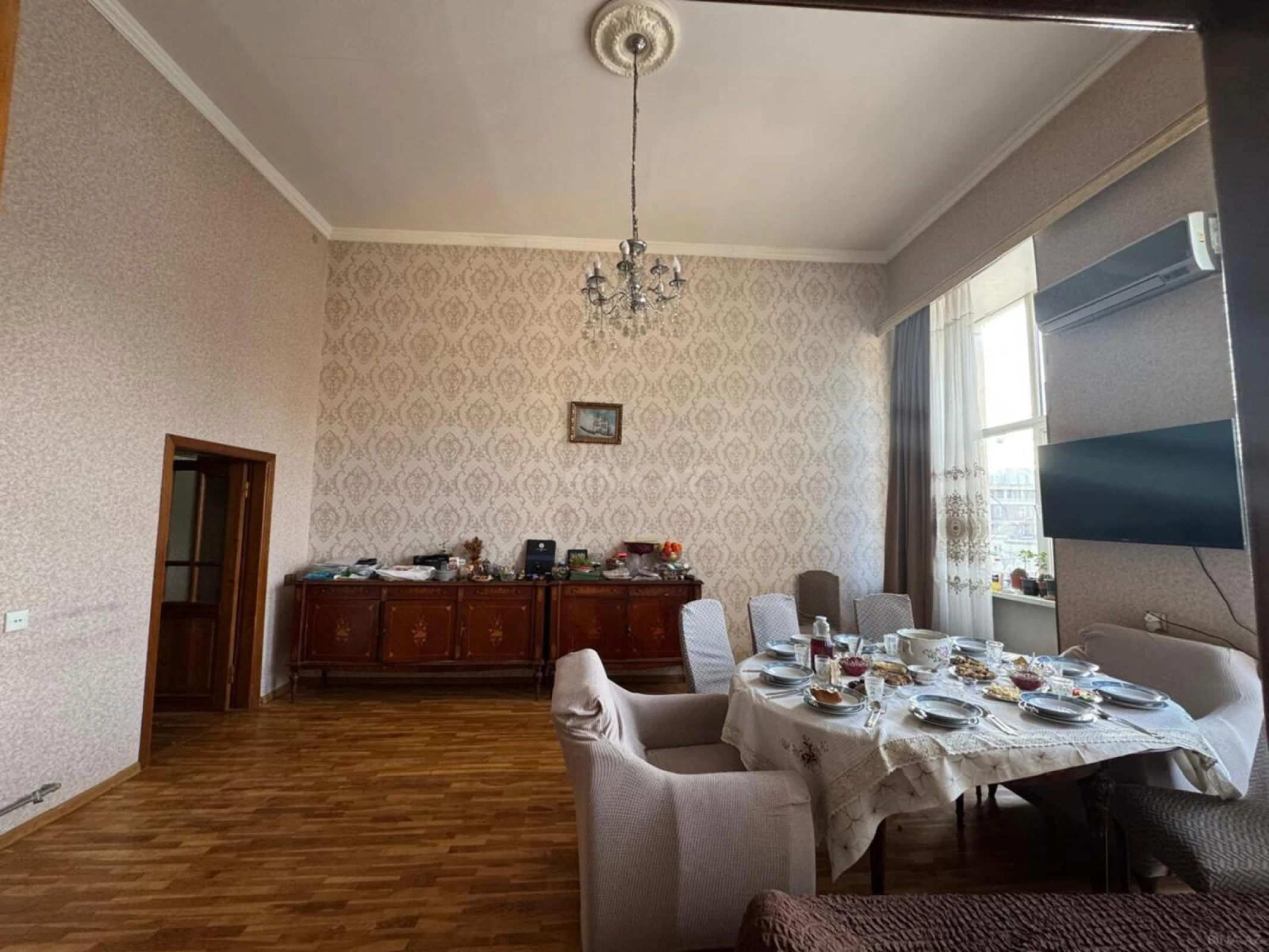 Satılır 4 otaqlı mənzil 120 m²