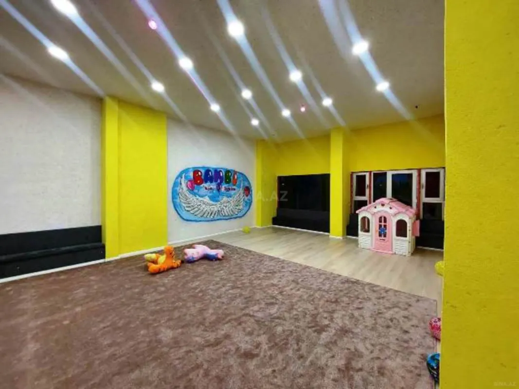 Satılır obyekt 800 m²