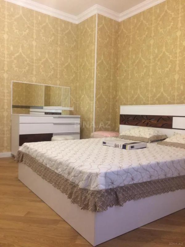 Kirayə verilir 4 otaqlı mənzil 190 m²