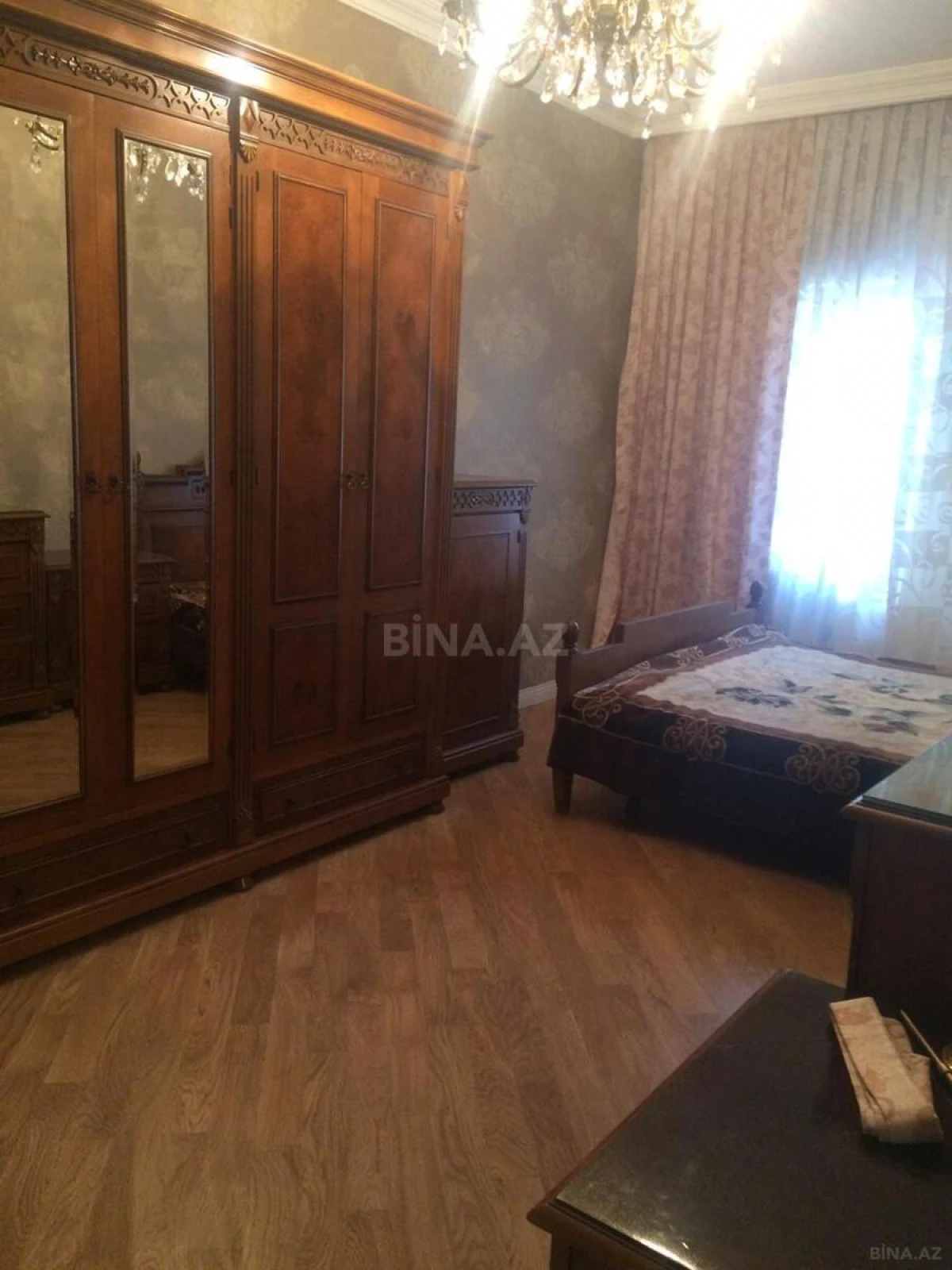 Kirayə verilir 4 otaqlı mənzil 190 m²