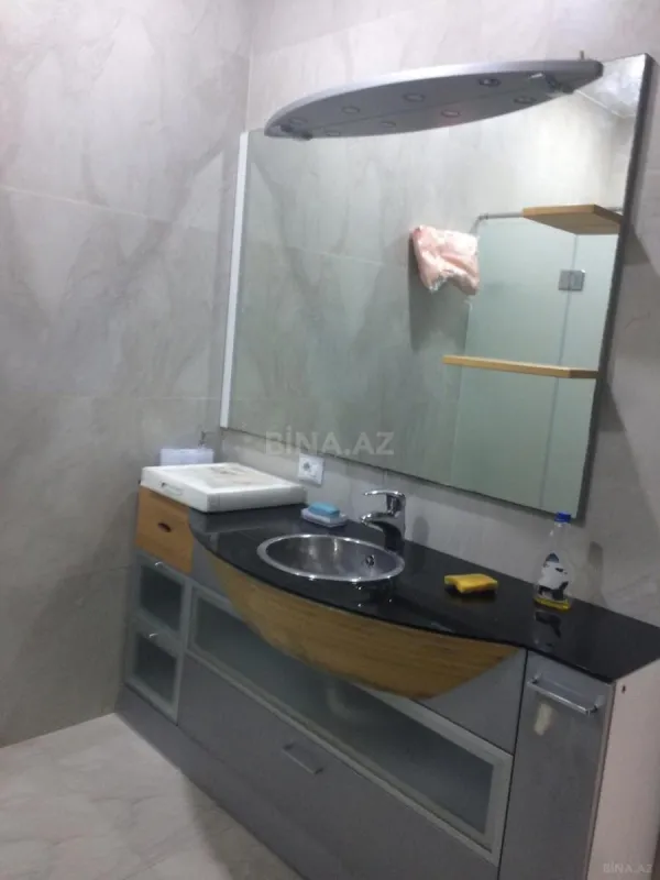 Kirayə verilir 4 otaqlı mənzil 190 m²