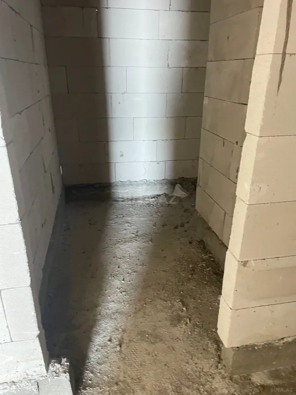 Satılır 4 otaqlı mənzil 194.9 m²