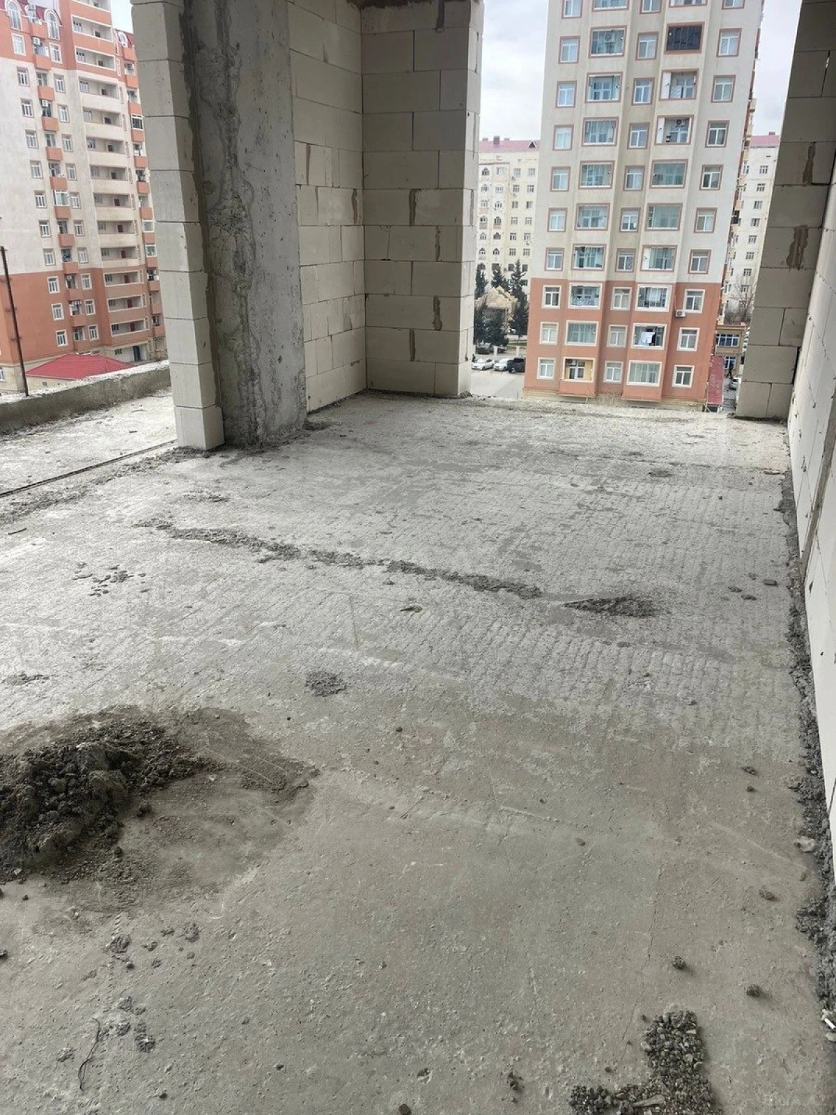 Satılır 4 otaqlı mənzil 194.9 m²