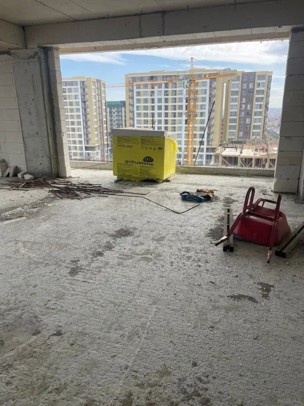 Satılır 4 otaqlı mənzil 194.9 m²