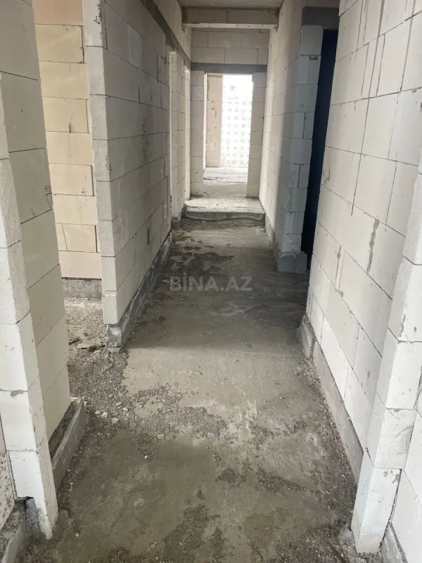 Satılır 4 otaqlı mənzil 194.9 m²