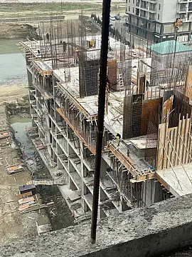 Satılır 4 otaqlı mənzil 194.9 m²