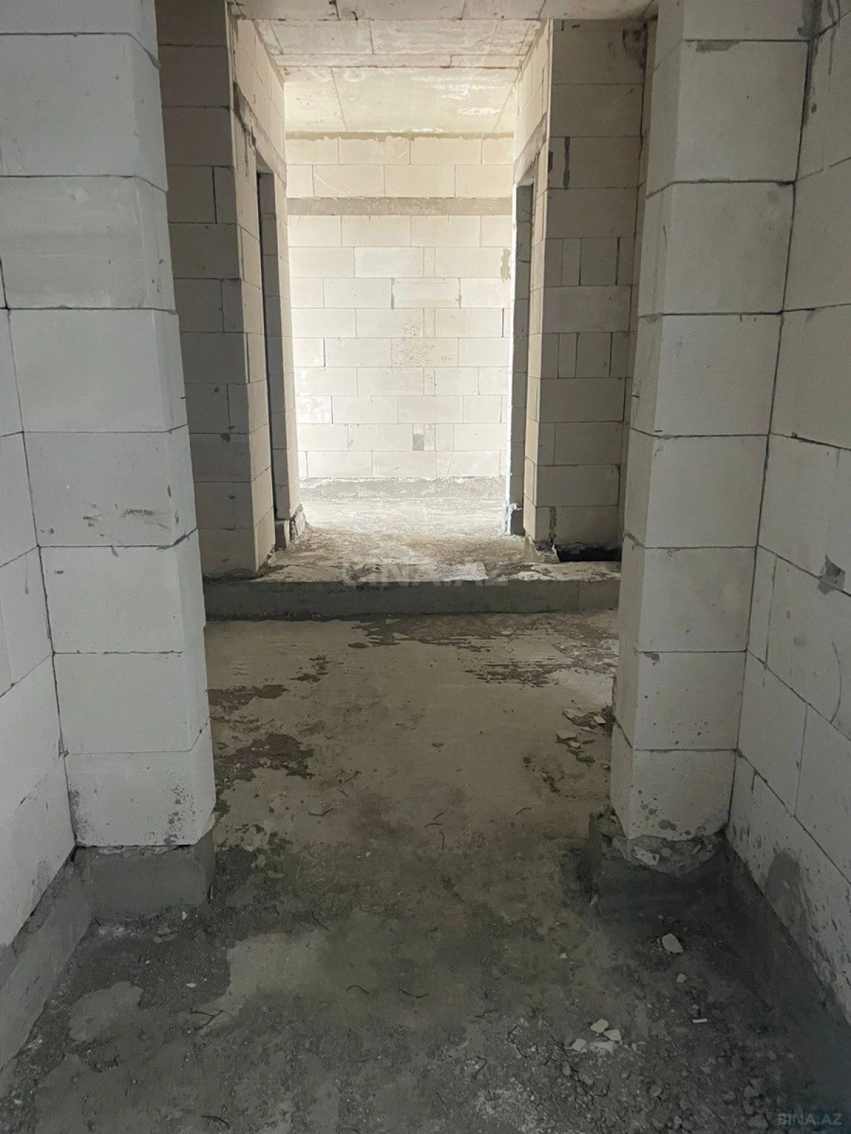 Satılır 4 otaqlı mənzil 194.9 m²