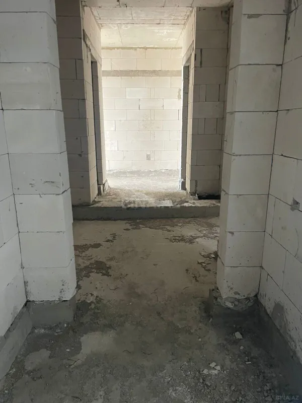 Satılır 4 otaqlı mənzil 194.9 m²