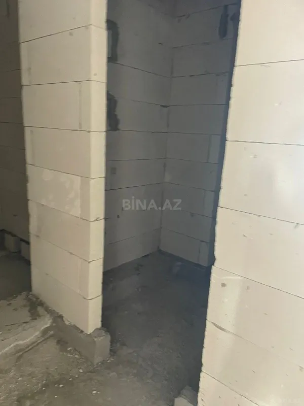Satılır 4 otaqlı mənzil 194.9 m²