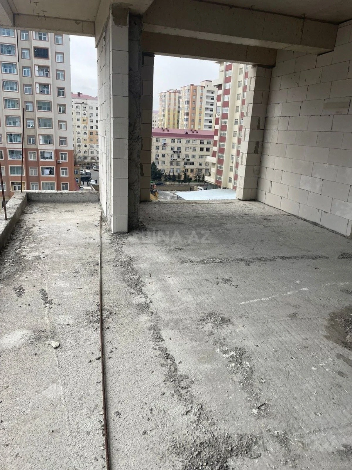 Satılır 4 otaqlı mənzil 194.9 m²