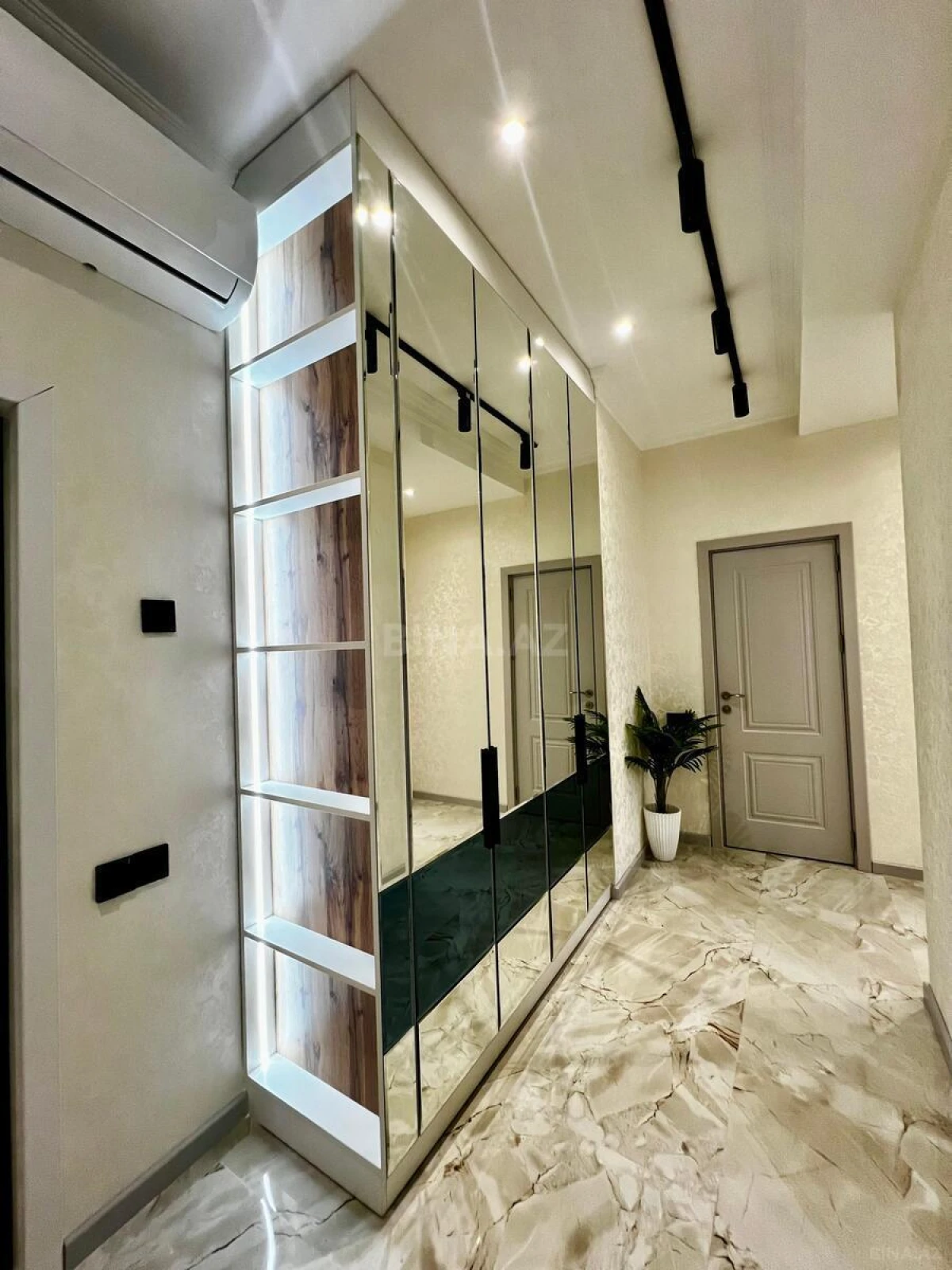 Satılır 2 otaqlı mənzil 85 m²