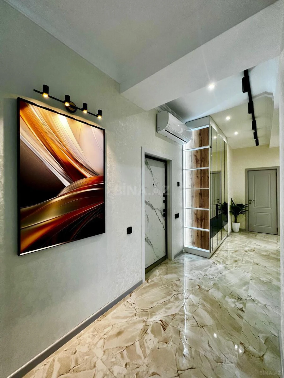 Satılır 2 otaqlı mənzil 85 m²