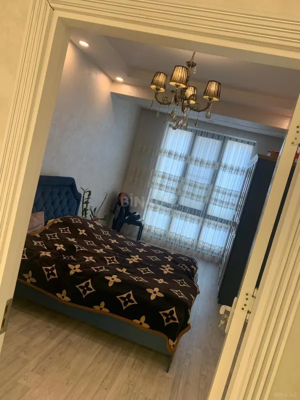 Satılır 3 otaqlı mənzil 157 m²