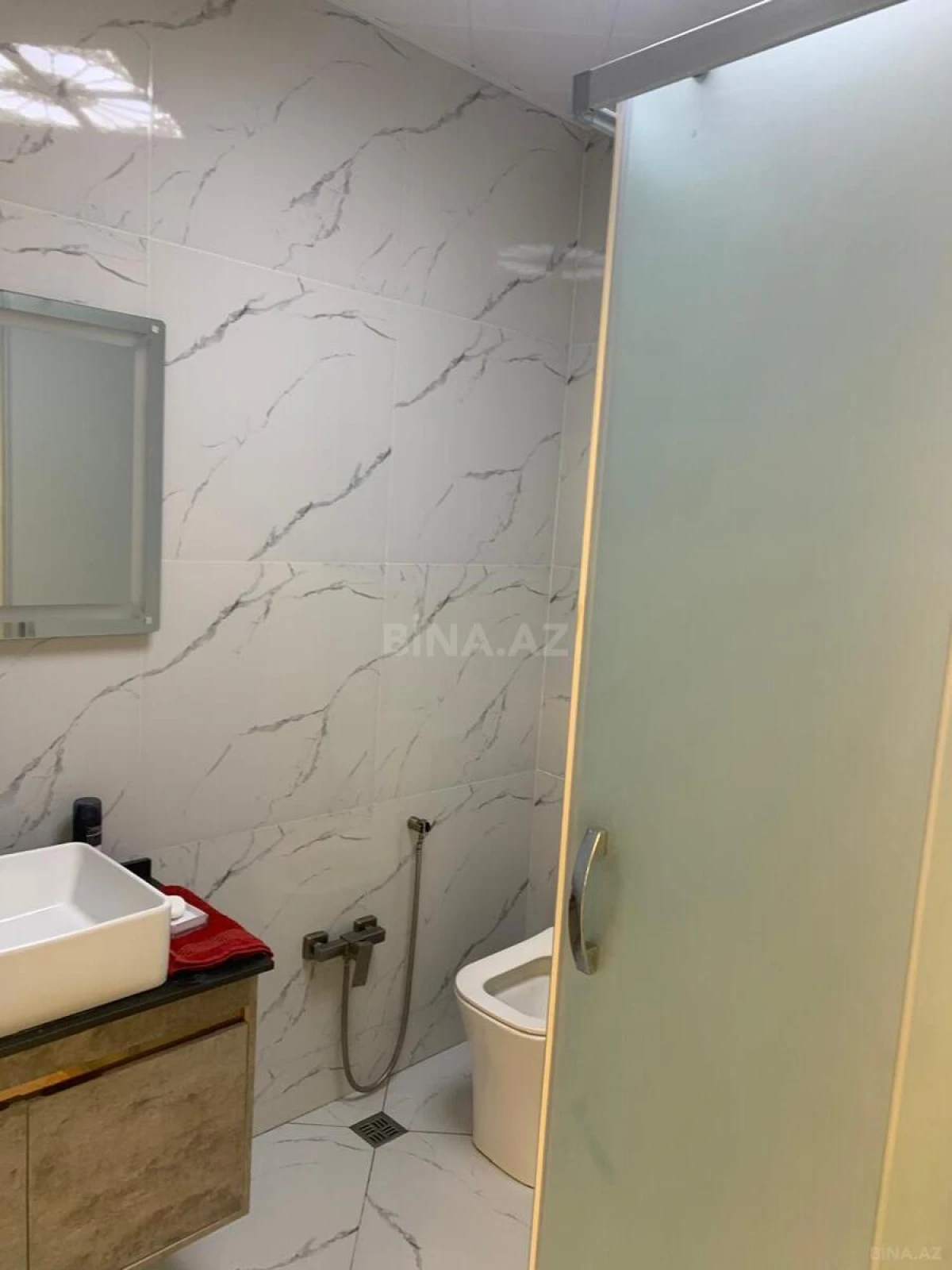 Satılır 3 otaqlı mənzil 157 m²