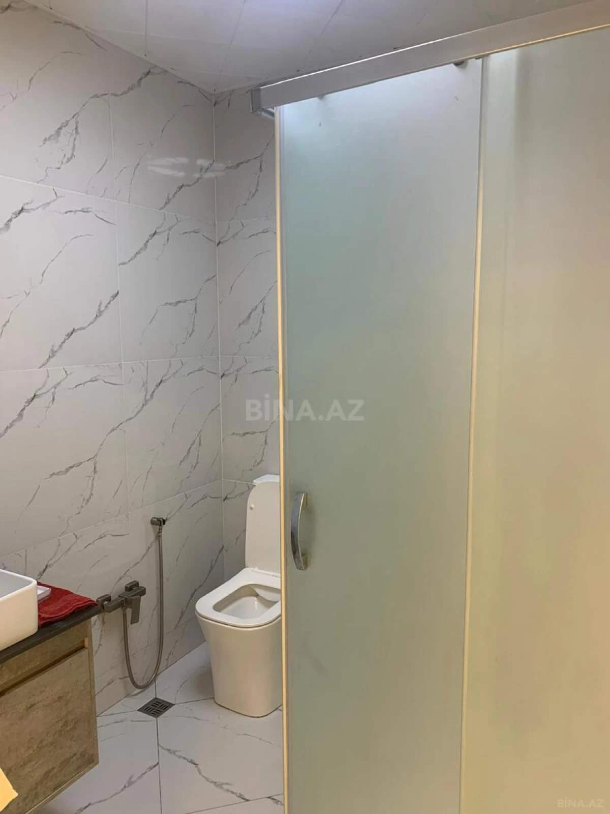 Satılır 3 otaqlı mənzil 157 m²