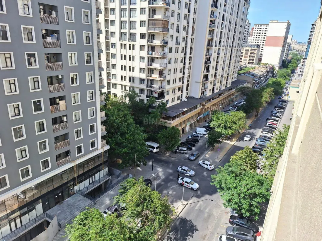 Satılır 3 otaqlı mənzil 157 m²