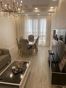 Satılır 3 otaqlı mənzil 157 m²