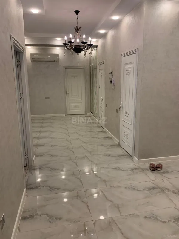 Satılır 3 otaqlı mənzil 157 m²