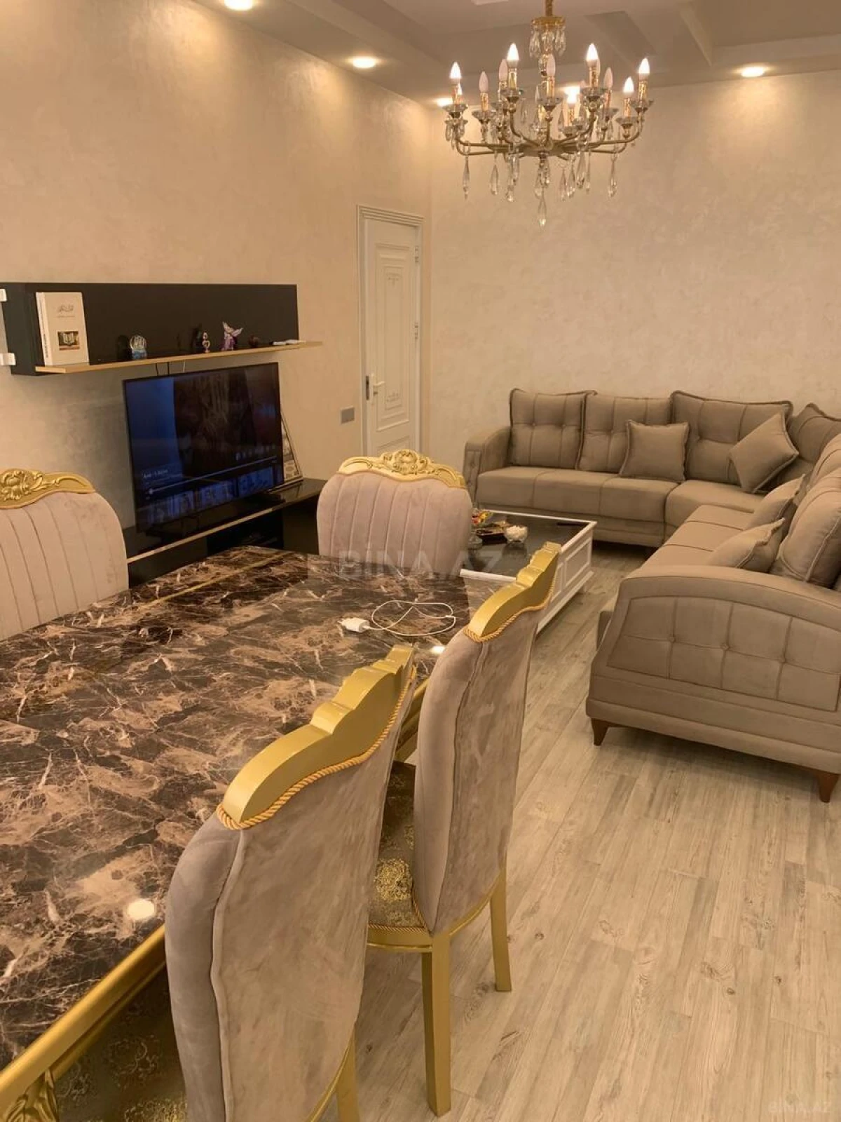 Satılır 3 otaqlı mənzil 157 m²