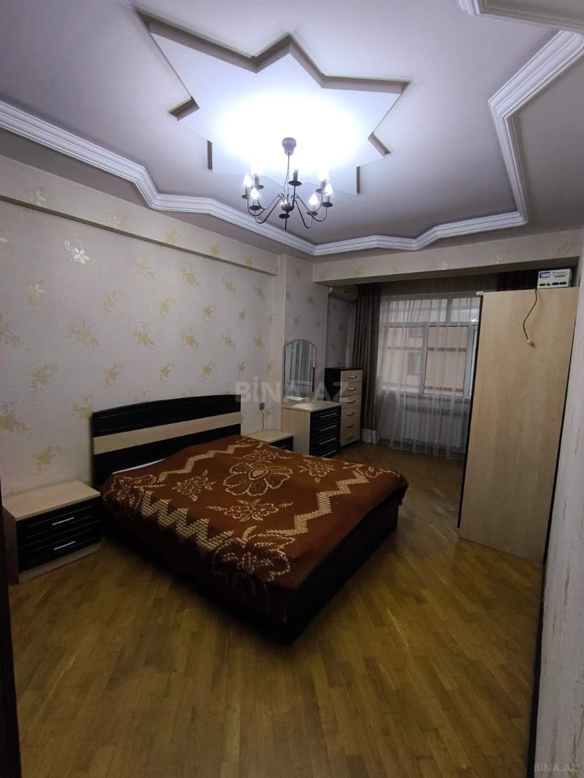 Kirayə verilir 4 otaqlı mənzil 160 m²