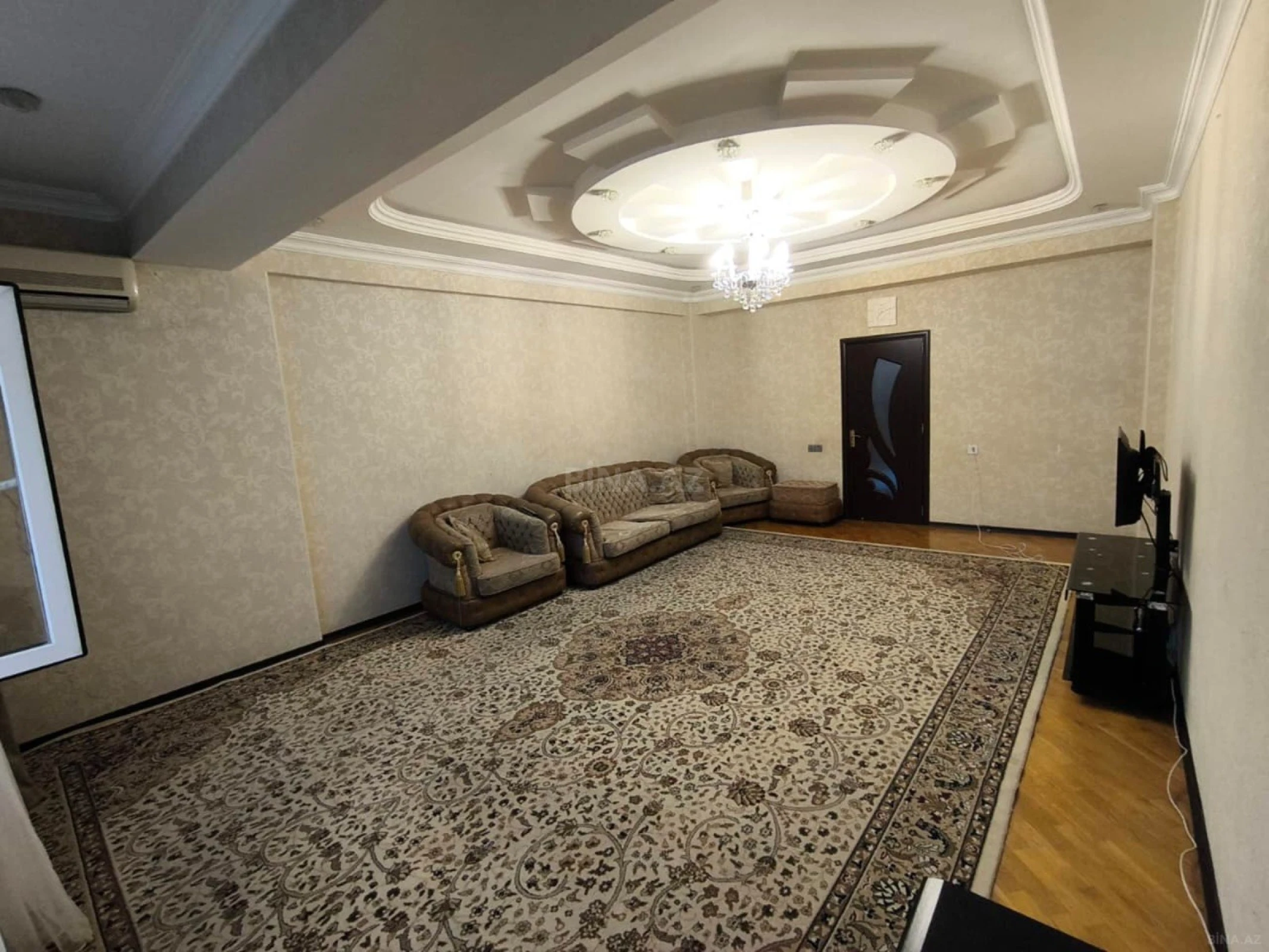 Kirayə verilir 4 otaqlı mənzil 160 m²