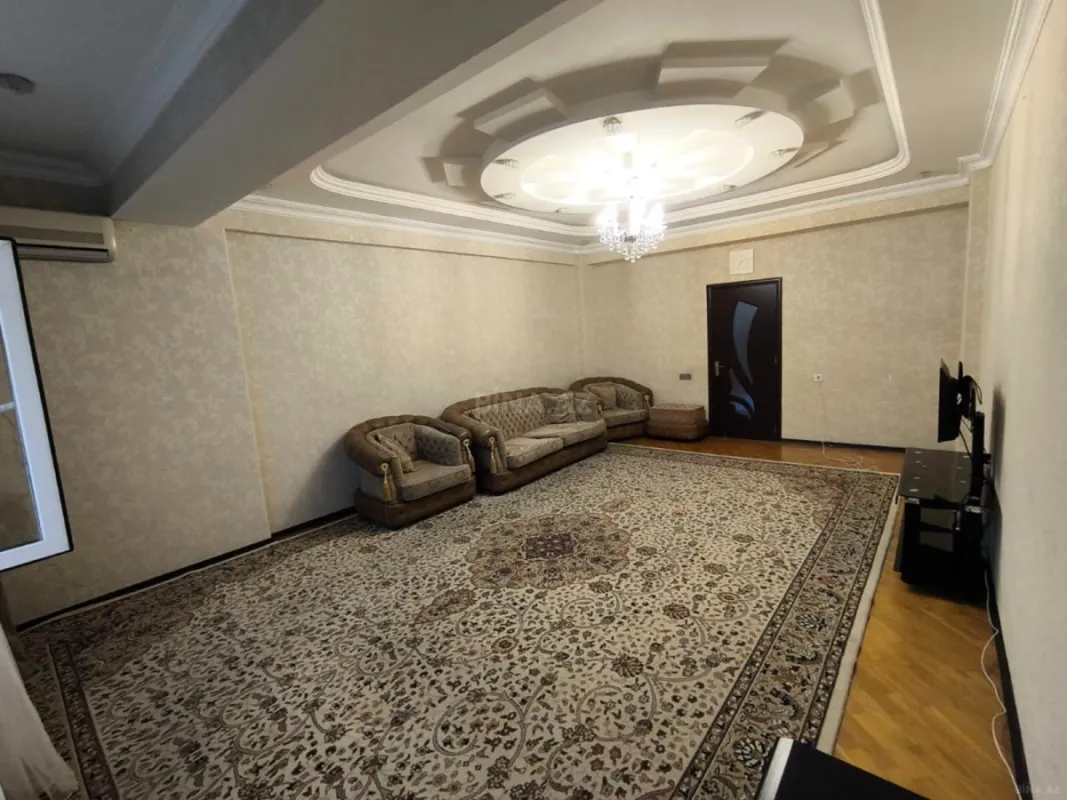 Kirayə verilir 4 otaqlı mənzil 160 m²