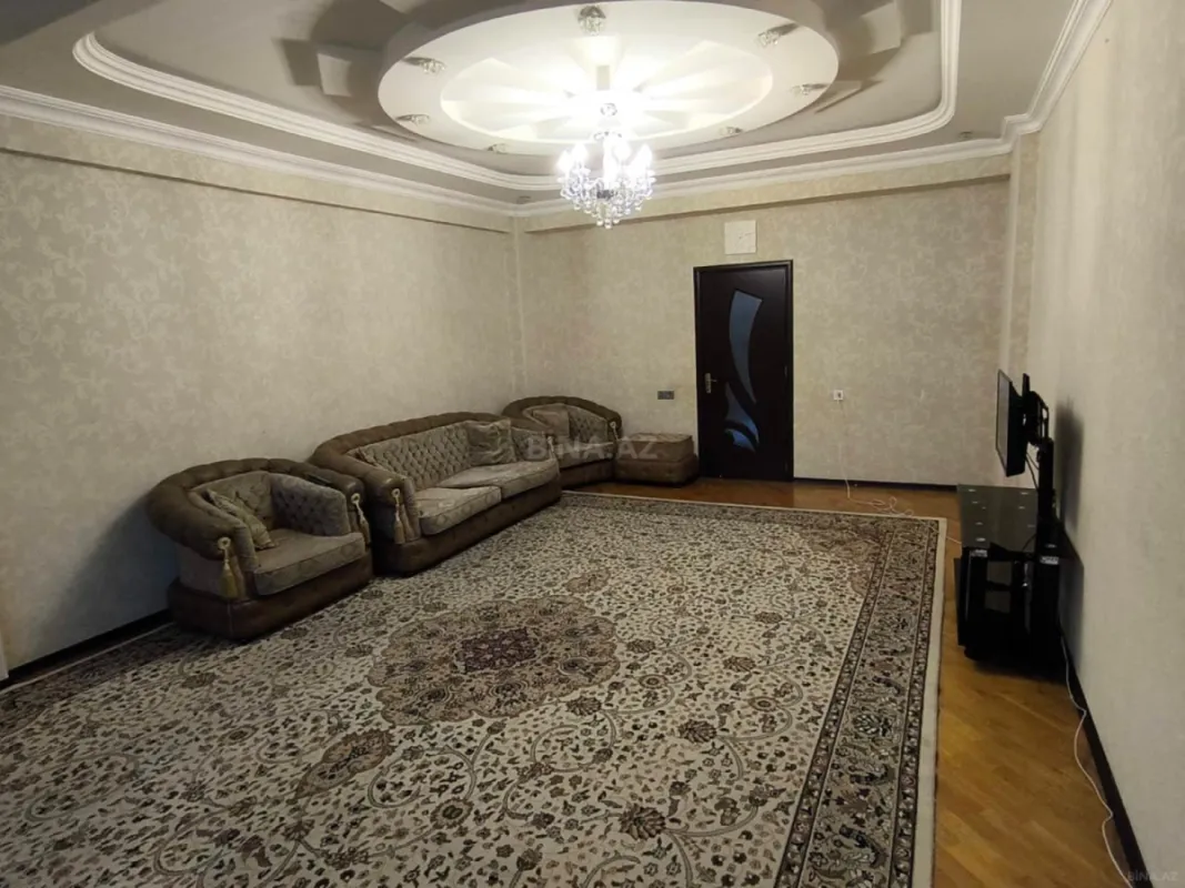 Kirayə verilir 4 otaqlı mənzil 160 m²