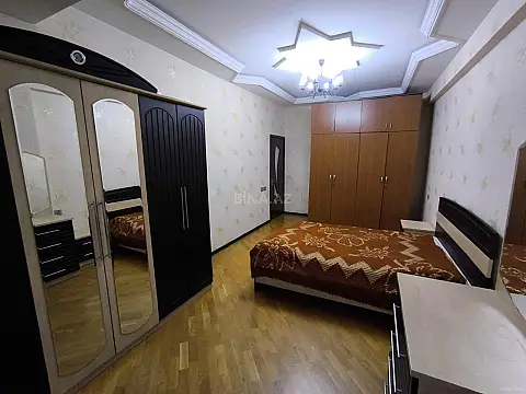 Kirayə verilir 4 otaqlı mənzil 160 m²