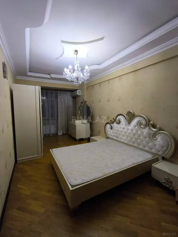 Kirayə verilir 4 otaqlı mənzil 160 m²