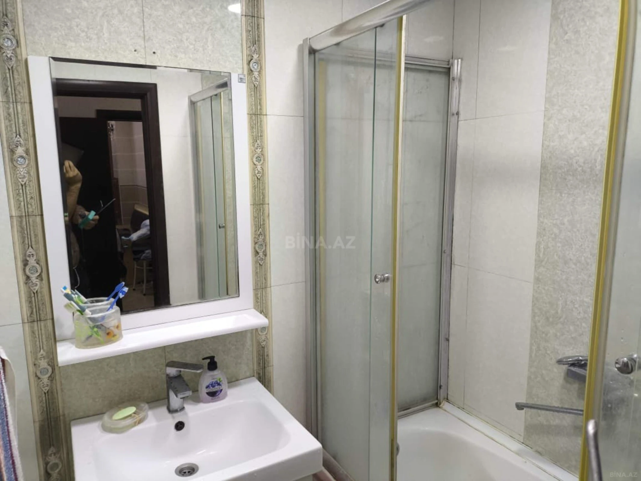 Kirayə verilir 4 otaqlı mənzil 160 m²