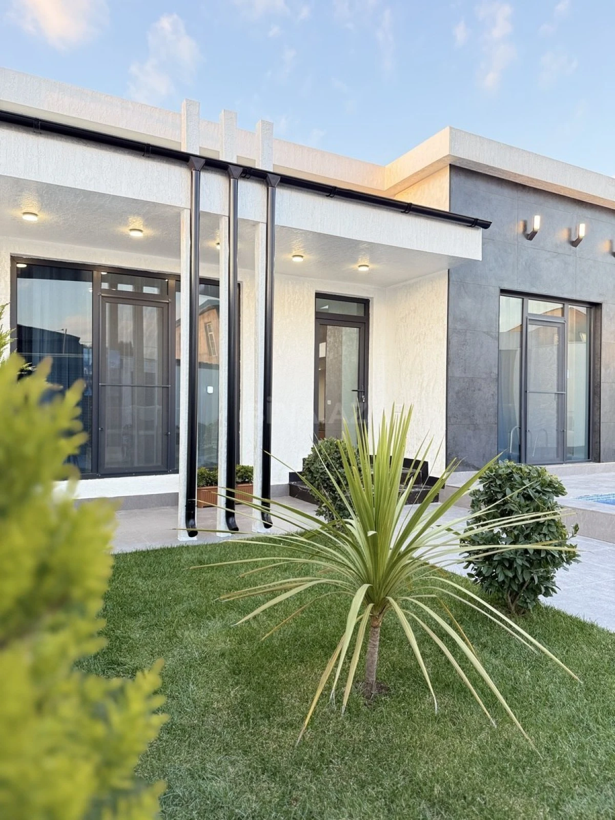 Satılır 4 otaqlı həyət evi 160 m²