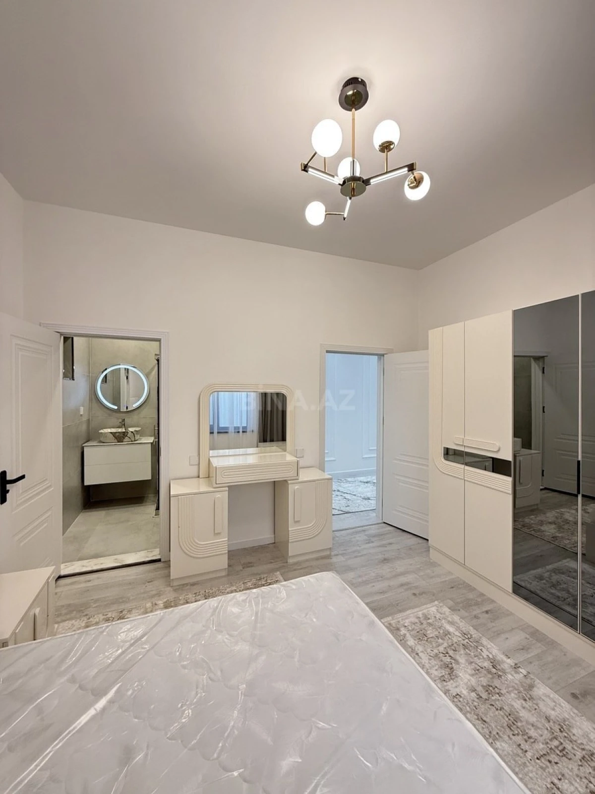 Satılır 4 otaqlı həyət evi 160 m²