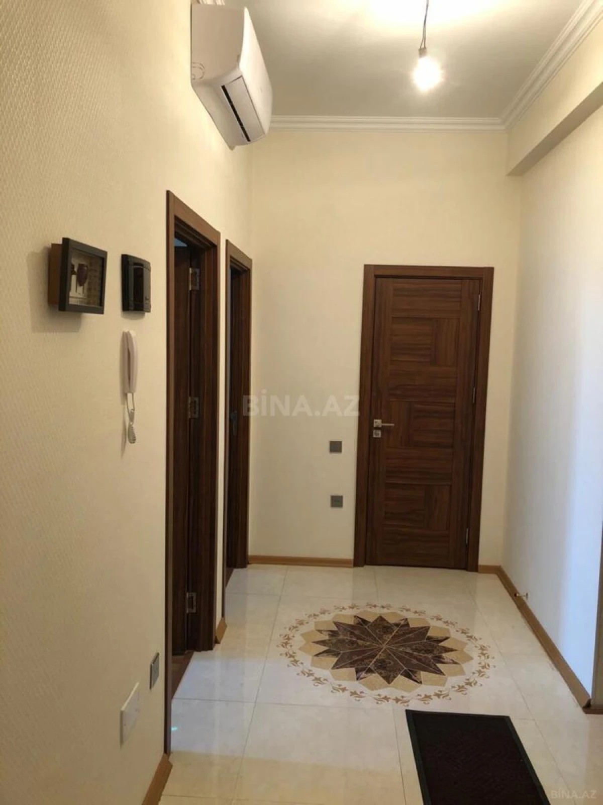 Satılır 2 otaqlı mənzil 70 m²