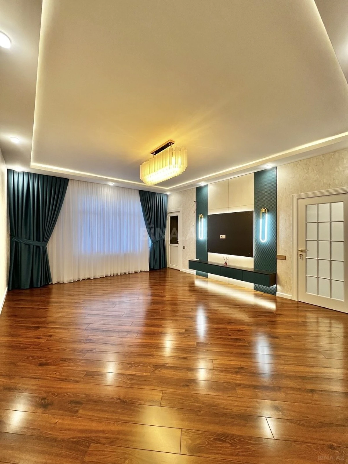 Satılır 2 otaqlı mənzil 85 m²
