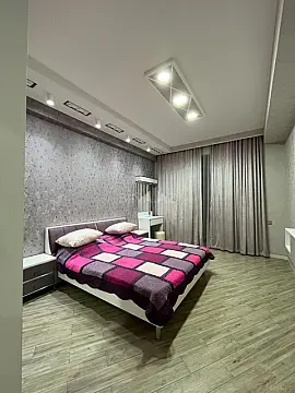 Kirayə verilir 2 otaqlı mənzil 105 m²