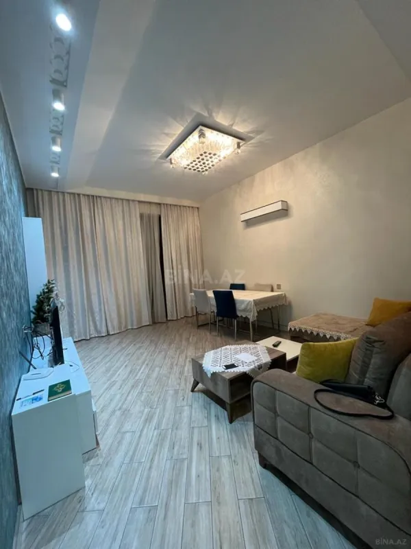 Kirayə verilir 2 otaqlı mənzil 105 m²