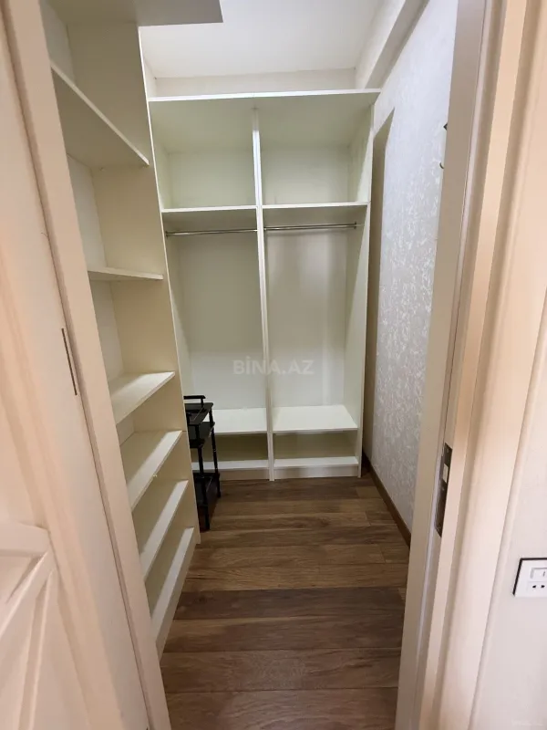 Satılır 3 otaqlı mənzil 140 m²