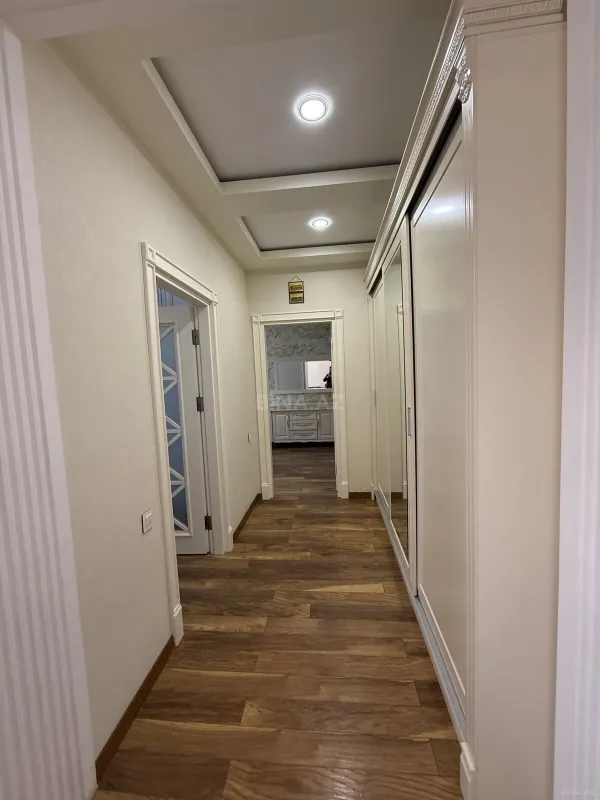 Satılır 3 otaqlı mənzil 140 m²
