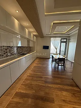 Satılır 3 otaqlı mənzil 140 m²
