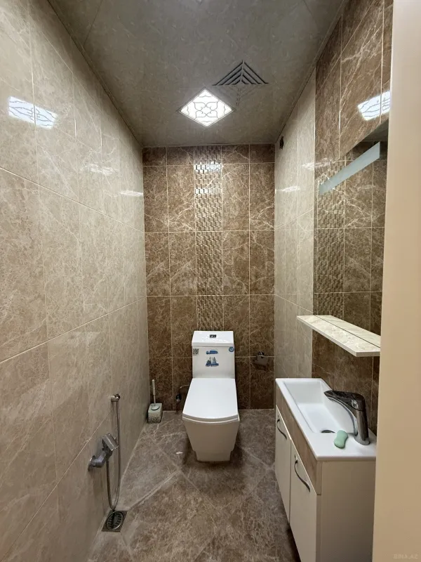 Satılır 3 otaqlı mənzil 140 m²