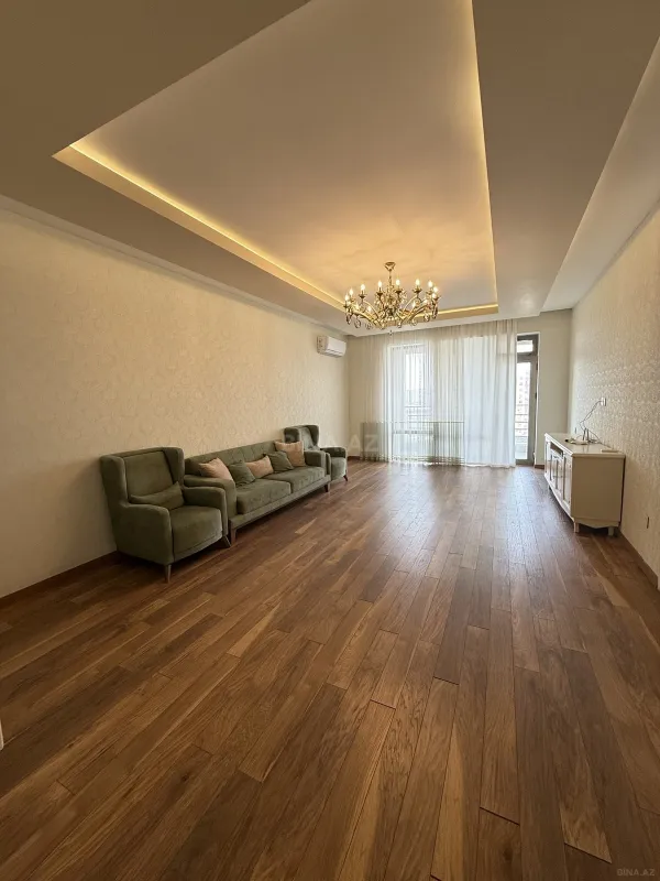 Satılır 3 otaqlı mənzil 140 m²