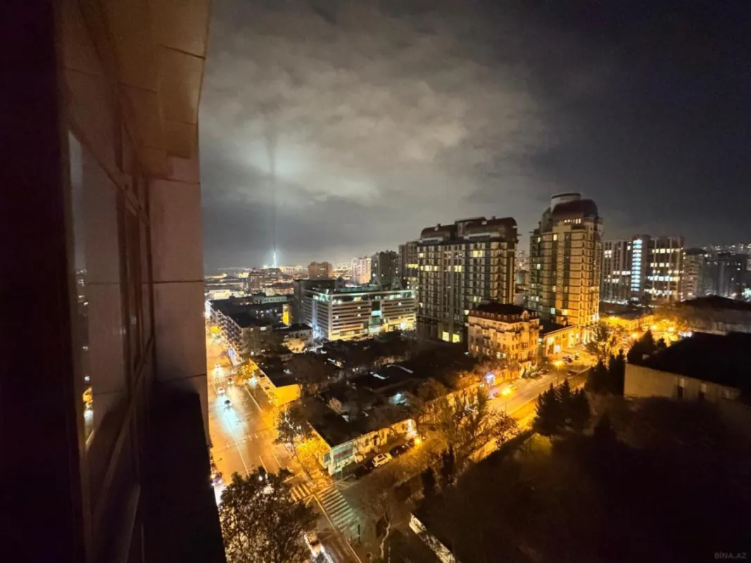 Satılır 3 otaqlı mənzil 155 m²