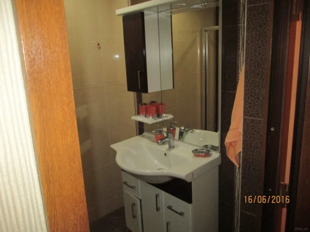 Kirayə verilir 3 otaqlı mənzil 125 m²